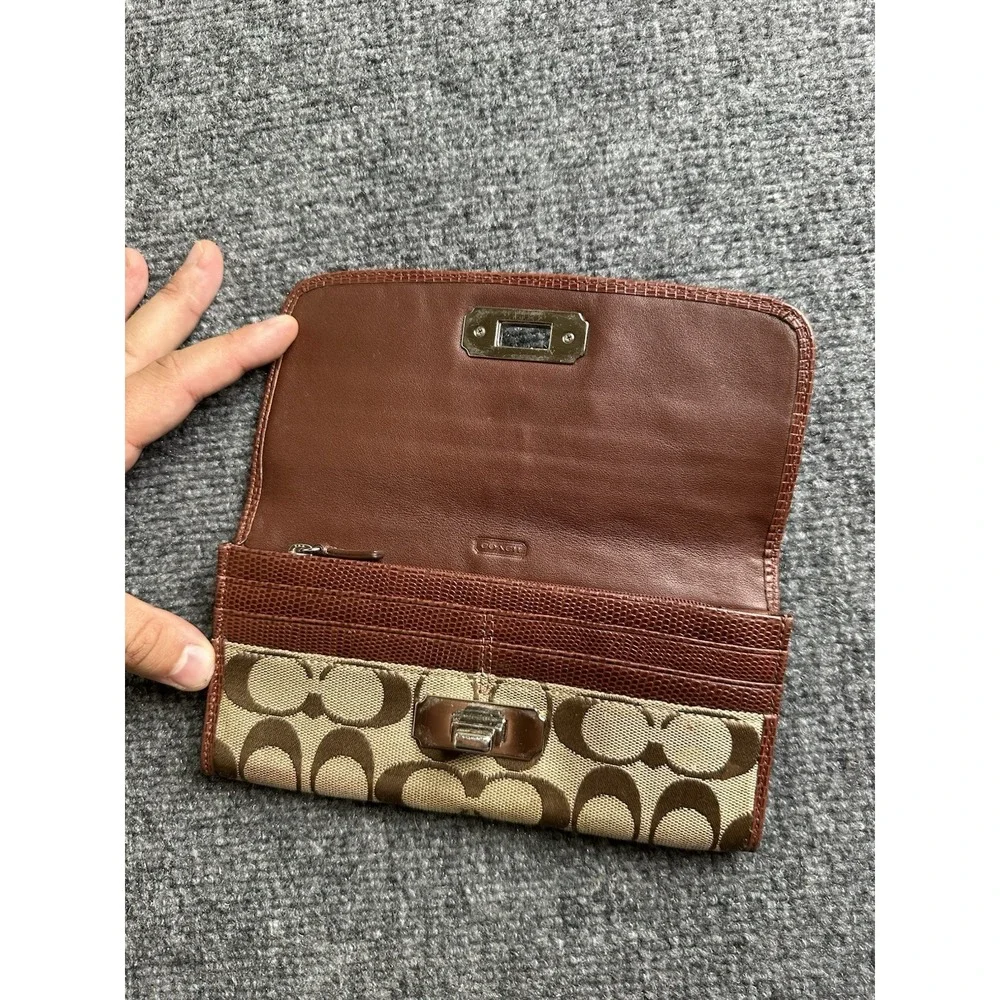 Womens Wallet Coach Signature Jacquard Turnlock Brown, Size One Size